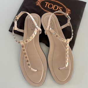 Tod's - Leather Studded Thong T-Strap
Sandals - Ivory / Tan - Size EU 39 - EUC